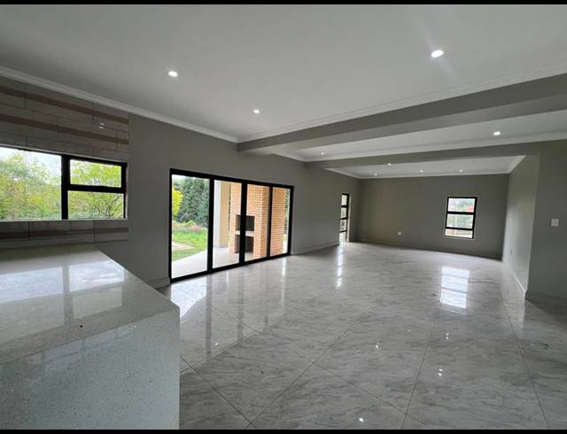 7 BEDROOM HOUSE FOR SALE IN HILTON GARDENS